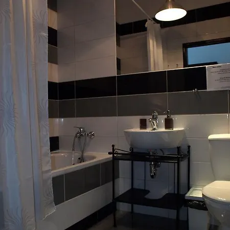 Hotel Black & White