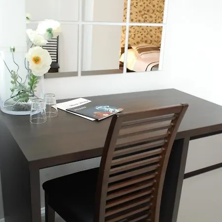 Hotel Black & White 3*