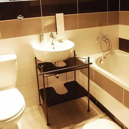 Black & White Hotel