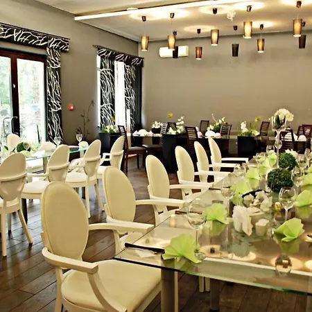 Black & White Hotel Osieczany