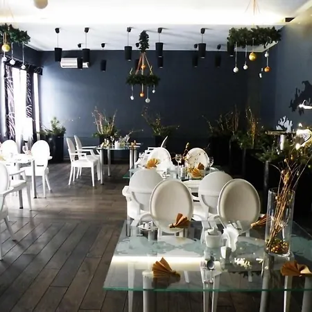 Black & White 3* Osieczany