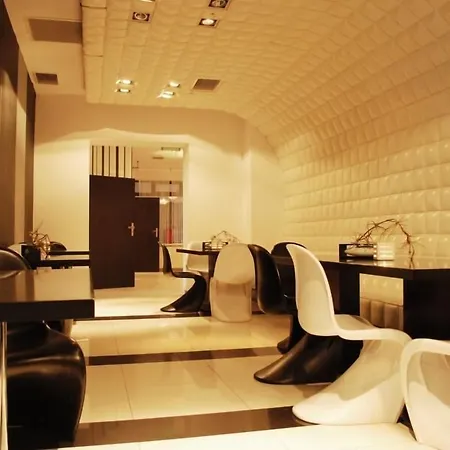 Hotel Black & White Osieczany