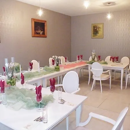 Hotel Black & White Osieczany