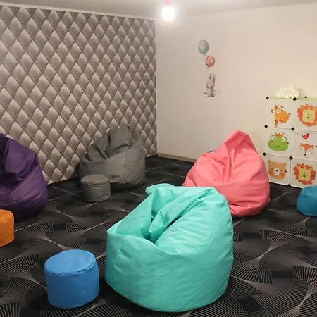 Black & White Hotel 3*