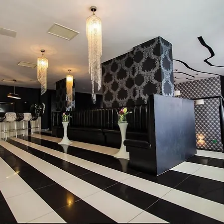 Black & White Hotel Osieczany