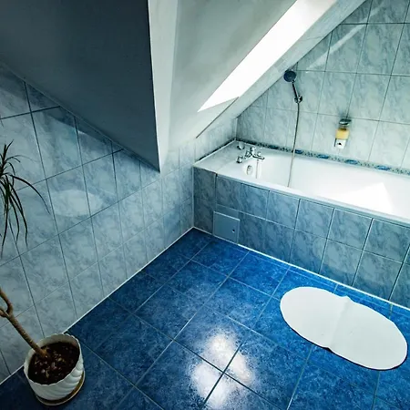 Black & White 3* Osieczany