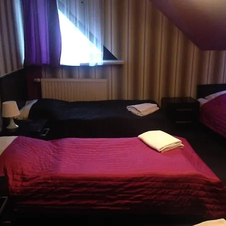 Hotel Black & White 3*