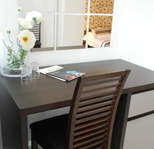 Hotel Black & White 3*