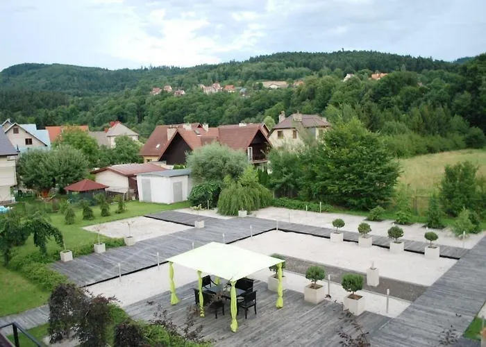 Black & White 3* Osieczany