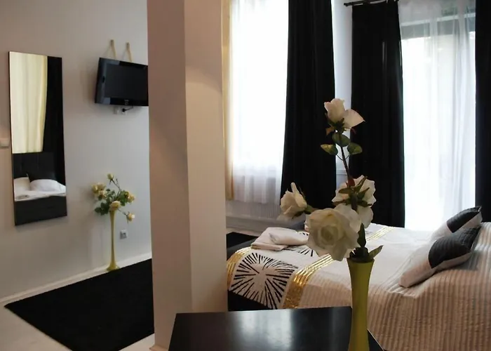 Black & White 3* Osieczany