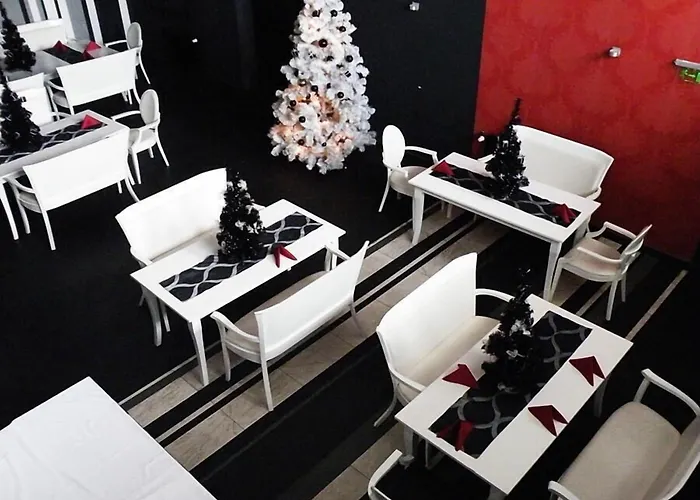 Hotel Black & White Osieczany