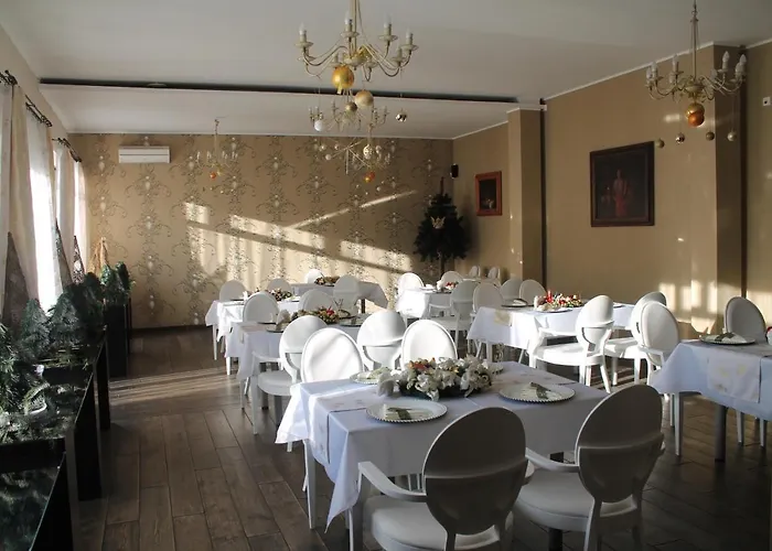 Hotel Black & White Osieczany